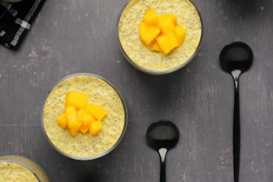 Coconut Pudding with Chia Seeds and Mango 